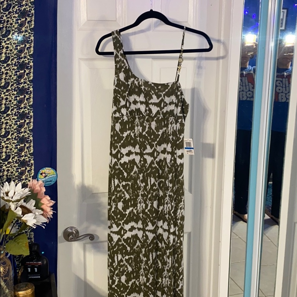Asymmetrical dress